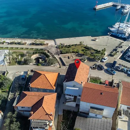 公寓 By The Sea Preko, Ugljan - 24691 *